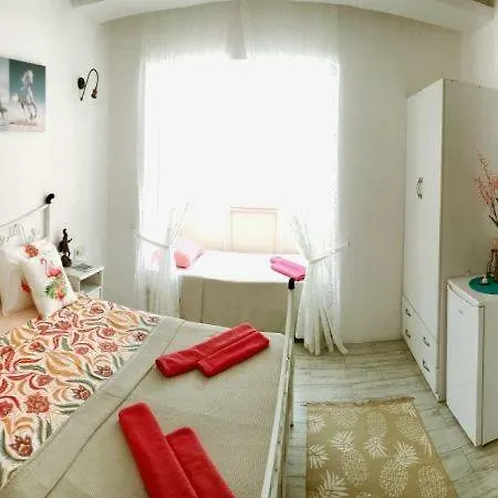 Umit Ev Otel 2*